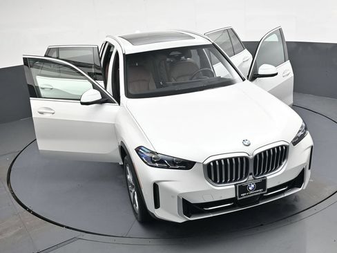 Used 2025 BMW X5 xDrive40i AWD/4WD image 38