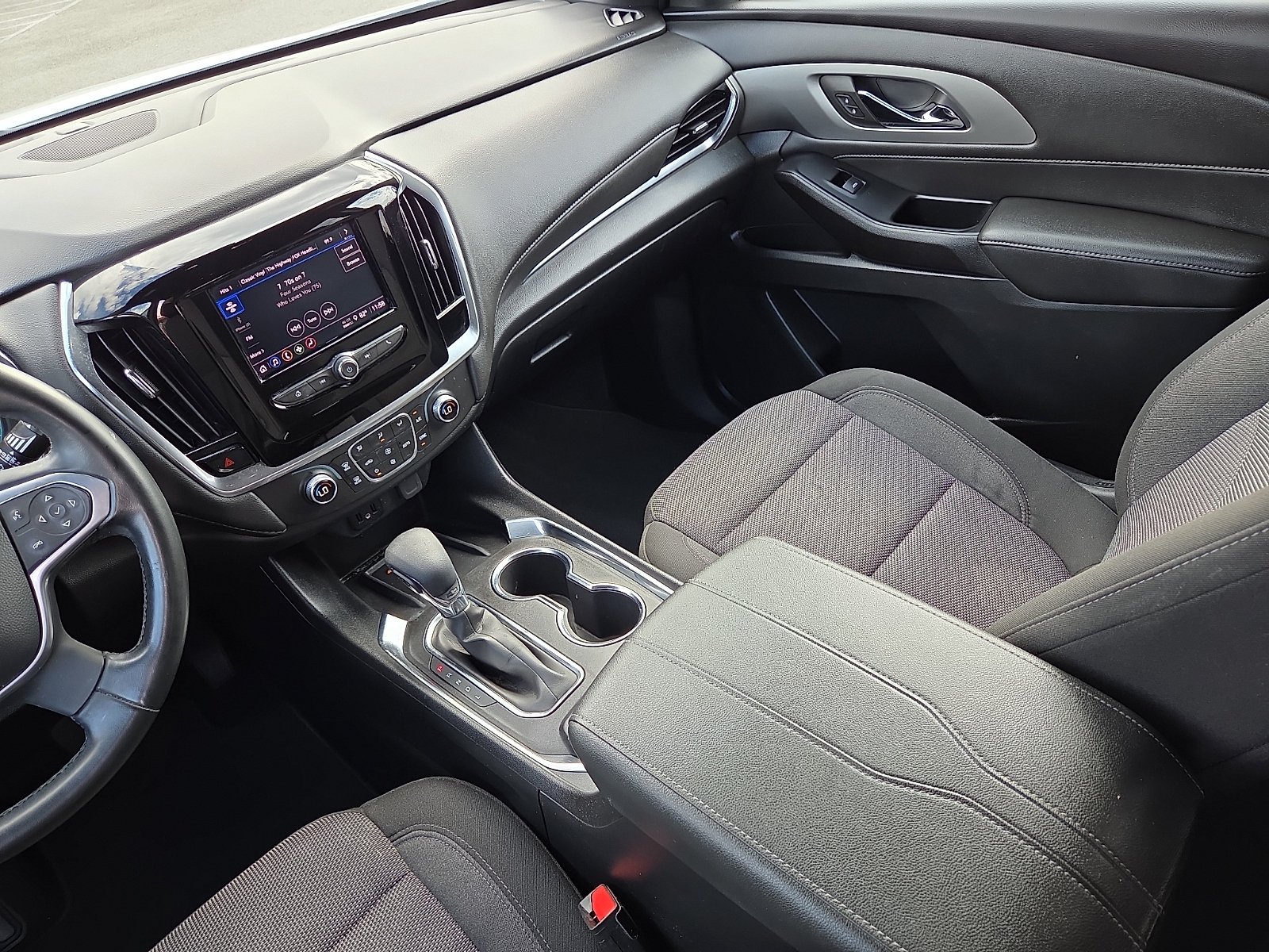 Used 2023 Chevrolet Traverse LT FWD image 14