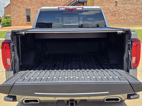 Used 2024 GMC Sierra 1500 Denali Ultimate AWD/4WD image 11