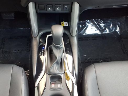 Used 2023 Toyota Corolla Cross XLE FWD image 24