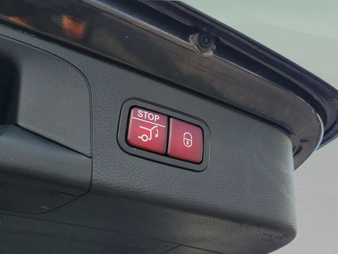 Certified 2022 Mercedes-Benz GLC 300 image 9