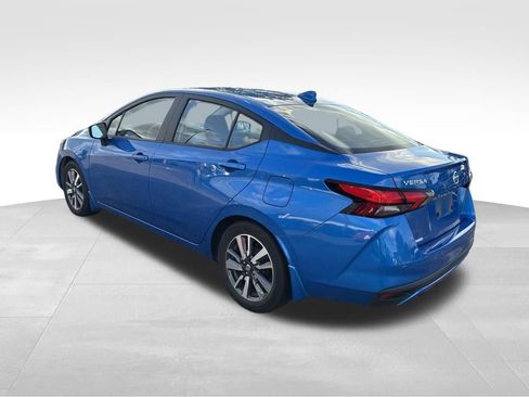 Used 2020 Nissan Versa SV FWD image 3