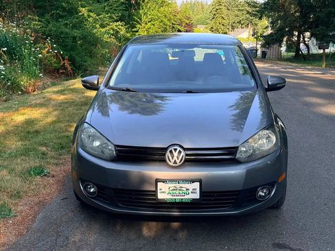 Used 2011 Volkswagen Golf TDI w/ Cold Weather Pkg FWD image 8
