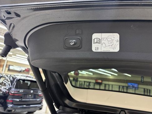 Used 2017 Ford Escape Titanium w/ Equipment Group 301A FWD image 10