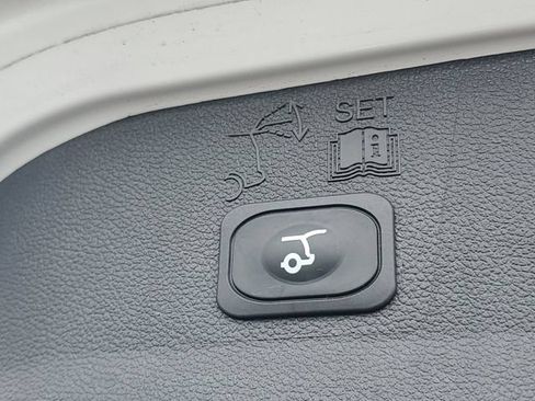 Used 2018 Ford Escape SEL w/ Canadian Touring Package AWD/4WD image 9