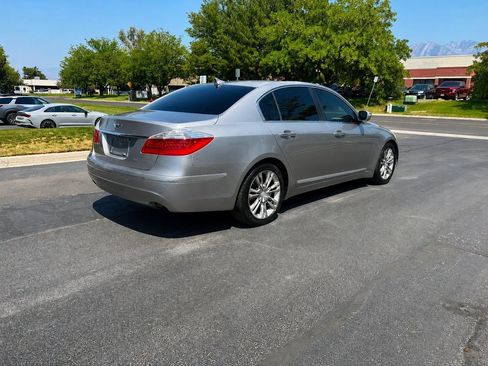 Used 2009 Hyundai Genesis 4.6 w/ Technology Pkg 5 RWD image 5