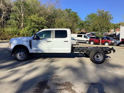 New 2026 Ford F350 4x4 Crew Cab DRW Super Duty image 4