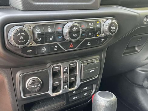 Used 2023 Jeep Wrangler Unlimited Sport AWD/4WD image 27