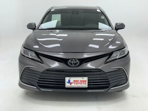 Used 2023 Toyota Camry LE image 3