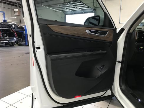 Used 2024 Volkswagen Atlas SE image 7