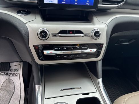 Used 2023 Ford Explorer XLT w/ Equipment Group 202A image 19