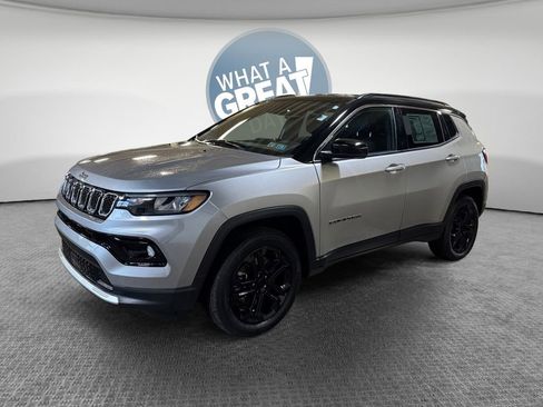 Used 2024 Jeep Compass Limited AWD/4WD image 8