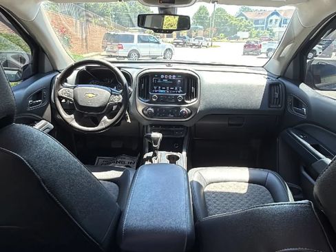 Used 2017 Chevrolet Colorado Z71 AWD/4WD image 22