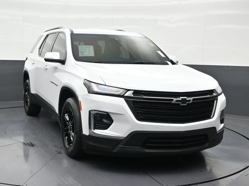 Used 2023 Chevrolet Traverse LT image 8