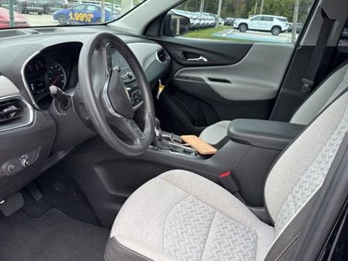 Used 2023 Chevrolet Equinox LS w/ Driver Confidence II Package FWD image 3