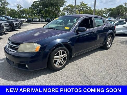 Used 2013 Dodge Avenger SXT FWD image 3