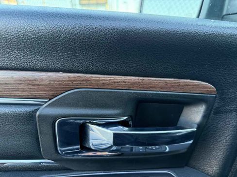 Used 2018 RAM 1500 Laramie w/ Convenience Group image 9