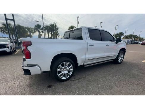 Used 2025 Chevrolet Silverado 1500 High Country AWD/4WD image 2