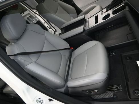 New 2026 Toyota Sienna XLE FWD image 17