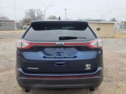 Used 2017 Ford Edge SE w/ Cargo Accessory Package FWD image 4