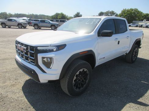 New 2026 GMC Canyon AT4 w/ Technology Plus Package AWD/4WD image 9