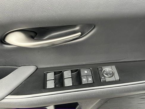 Used 2019 Lexus UX 250h image 13