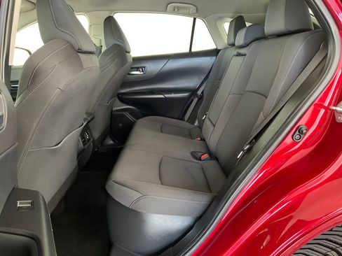 Used 2022 Toyota Venza XLE image 28