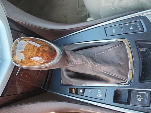 Used 2016 Cadillac SRX Luxury image 15