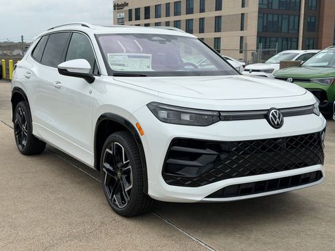 New 2026 Volkswagen Tiguan SEL R-Line AWD/4WD image 7