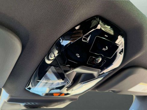 Used 2025 BMW X3 xDrive30i image 21