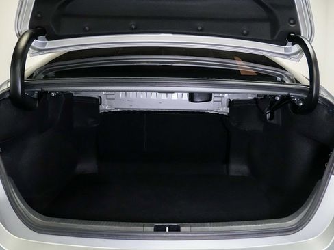 Used 2021 Toyota Camry SE FWD image 19
