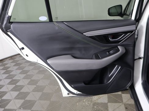 Used 2025 Subaru Outback Onyx Edition image 27