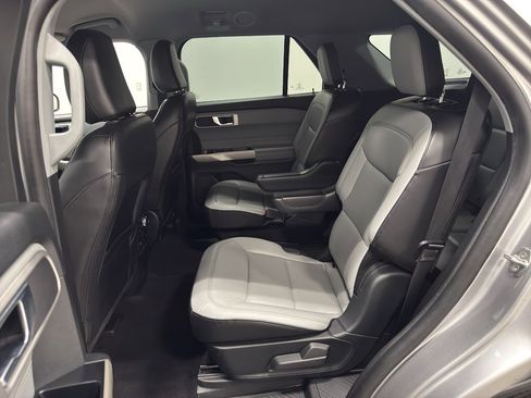 Certified 2021 Ford Explorer XLT w/ Equipment Group 202A image 30