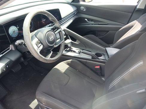 Used 2024 Hyundai Elantra SEL FWD image 9