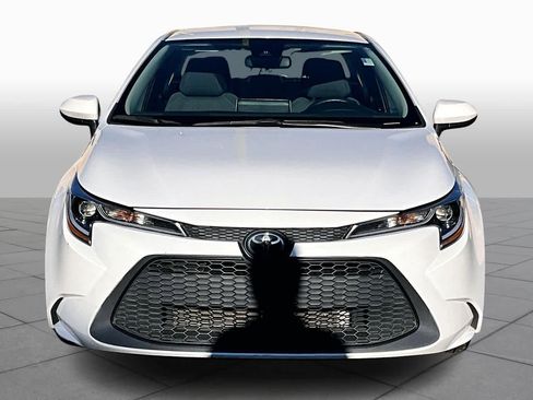 Certified 2021 Toyota Corolla LE image 3