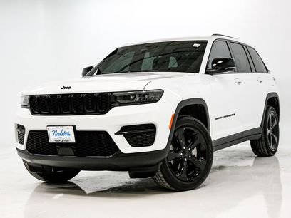 Used 2025 Jeep Grand Cherokee Altitude