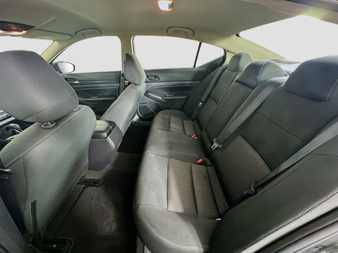 Used 2025 Nissan Altima 2.5 SV FWD image 25