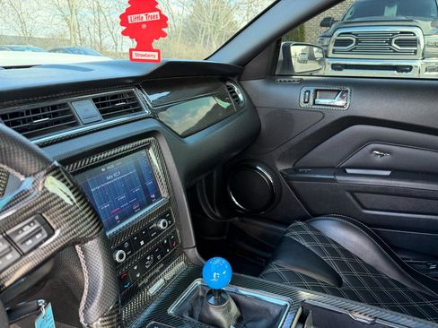 Used 2013 Ford Mustang GT Premium image 11