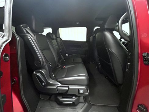 Used 2025 Honda Odyssey Sport-L image 17