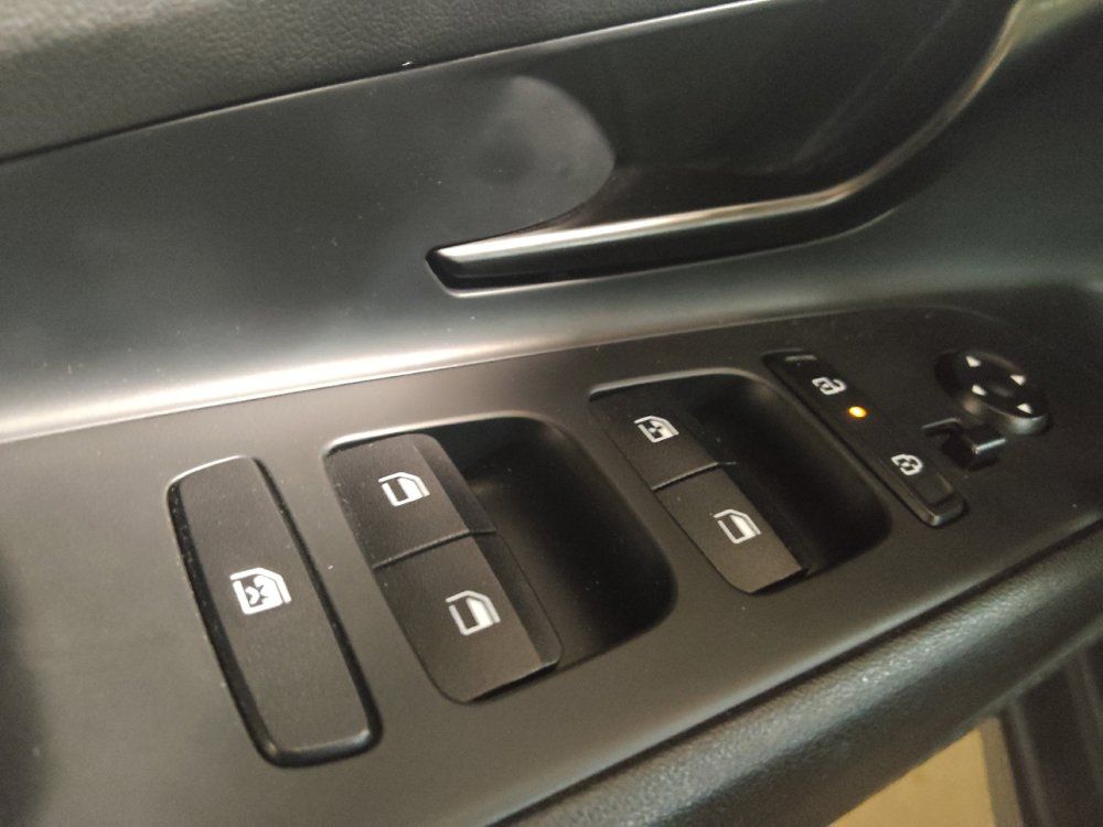 Used 2025 Hyundai Elantra Sport FWD image 27