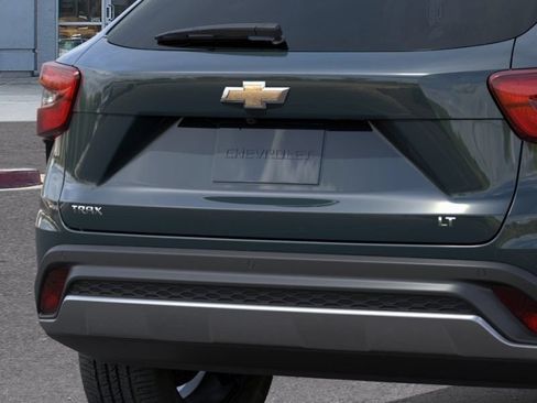 New 2026 Chevrolet Trax LT w/ Driver Confidence Package FWD image 15