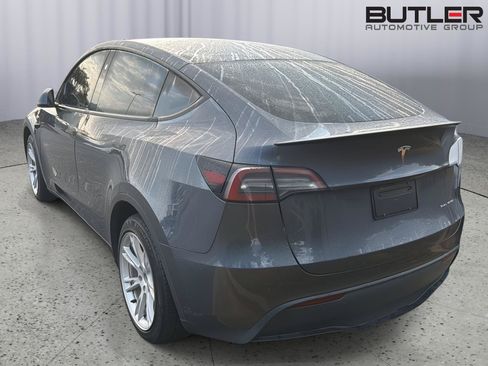 Used 2023 Tesla Model Y AWD image 10