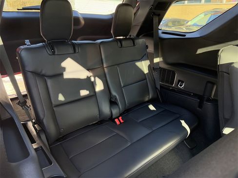 Used 2025 Ford Explorer ST-Line w/ Premium Package image 29