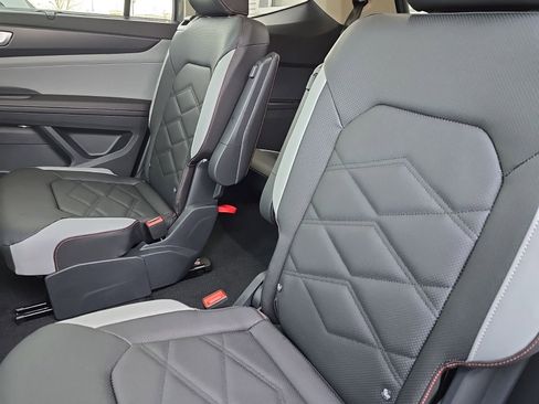 New 2026 Volkswagen Atlas Peak Edition AWD/4WD image 19