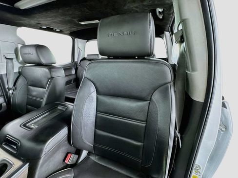 Used 2017 GMC Sierra 2500 Denali w/ Duramax Plus Package AWD/4WD image 19