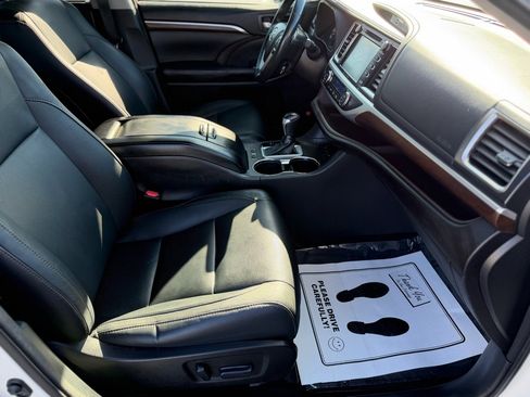 Used 2016 Toyota Highlander Limited image 27