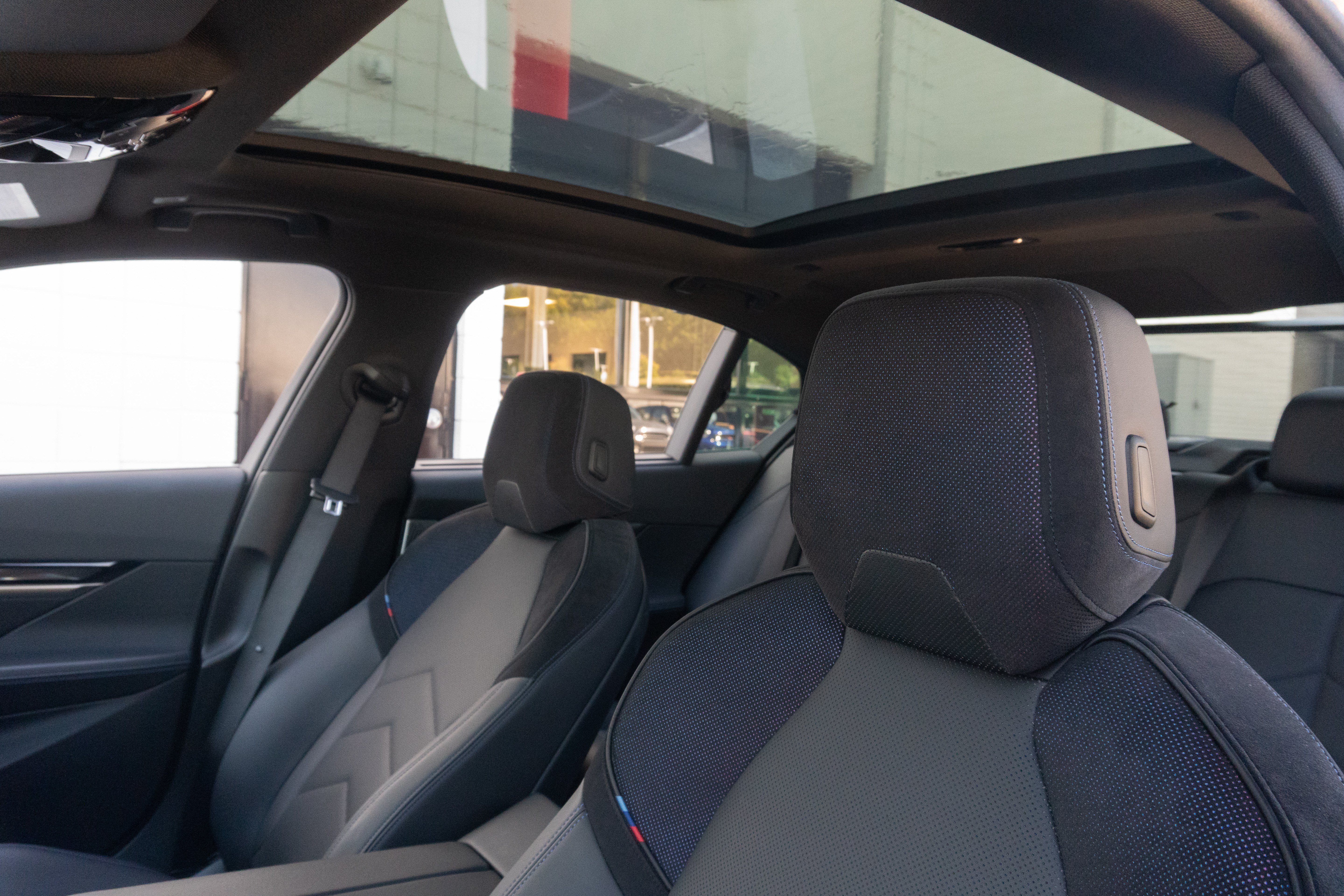 Certified 2024 BMW i5 eDrive40i w/ Executive Package RWD image 15