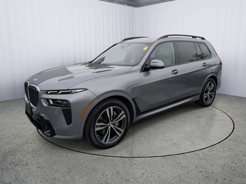 Used 2025 BMW X7 xDrive40i w/ Executive Package AWD/4WD image 6