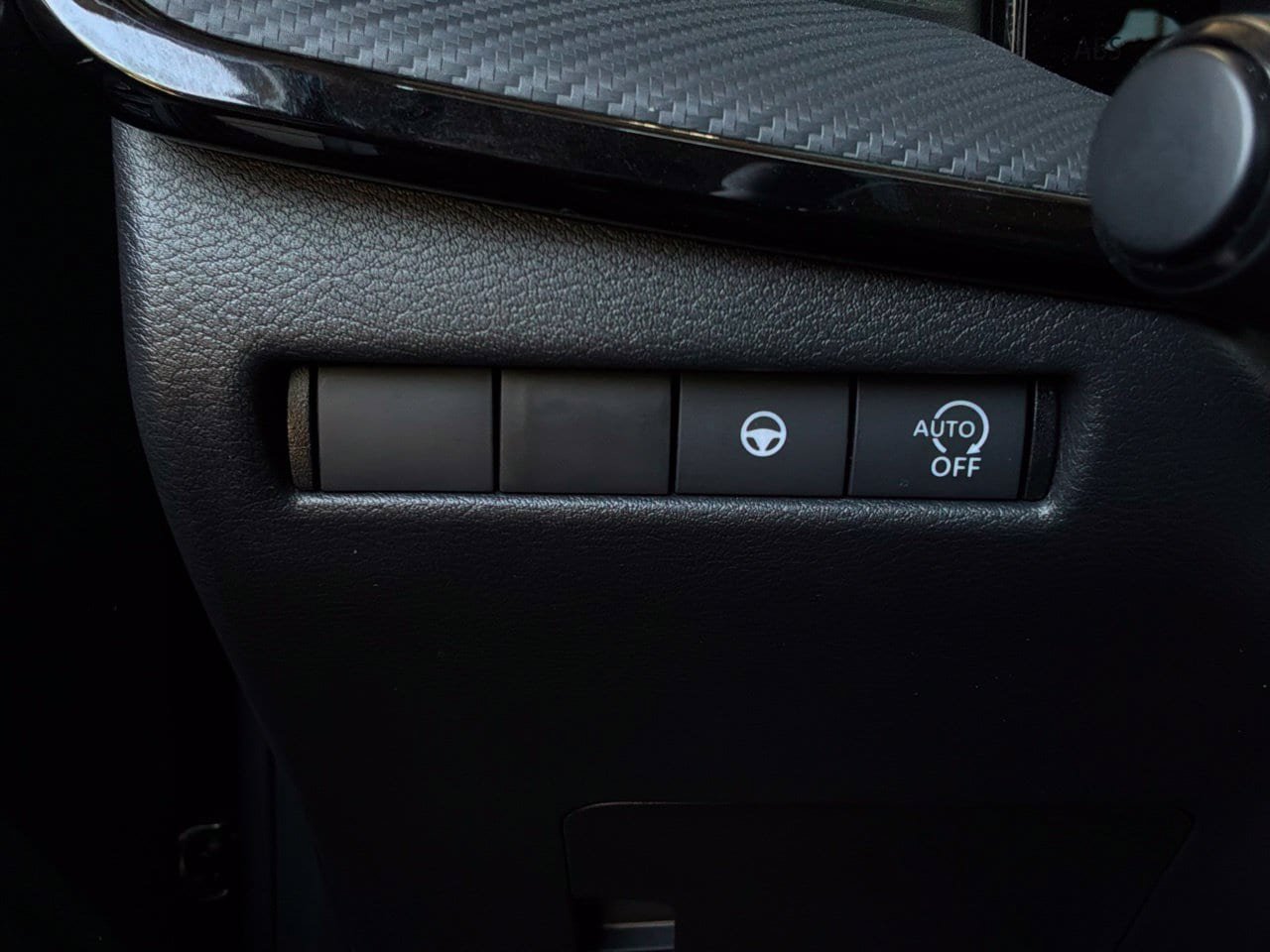 Used 2026 Nissan Kicks SR FWD image 24
