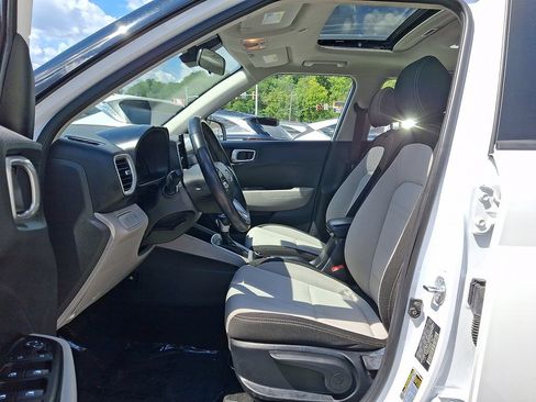 Certified 2025 Hyundai Venue SEL FWD image 14